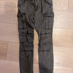 Women’s Skinny Cargo Pants - Olive Green